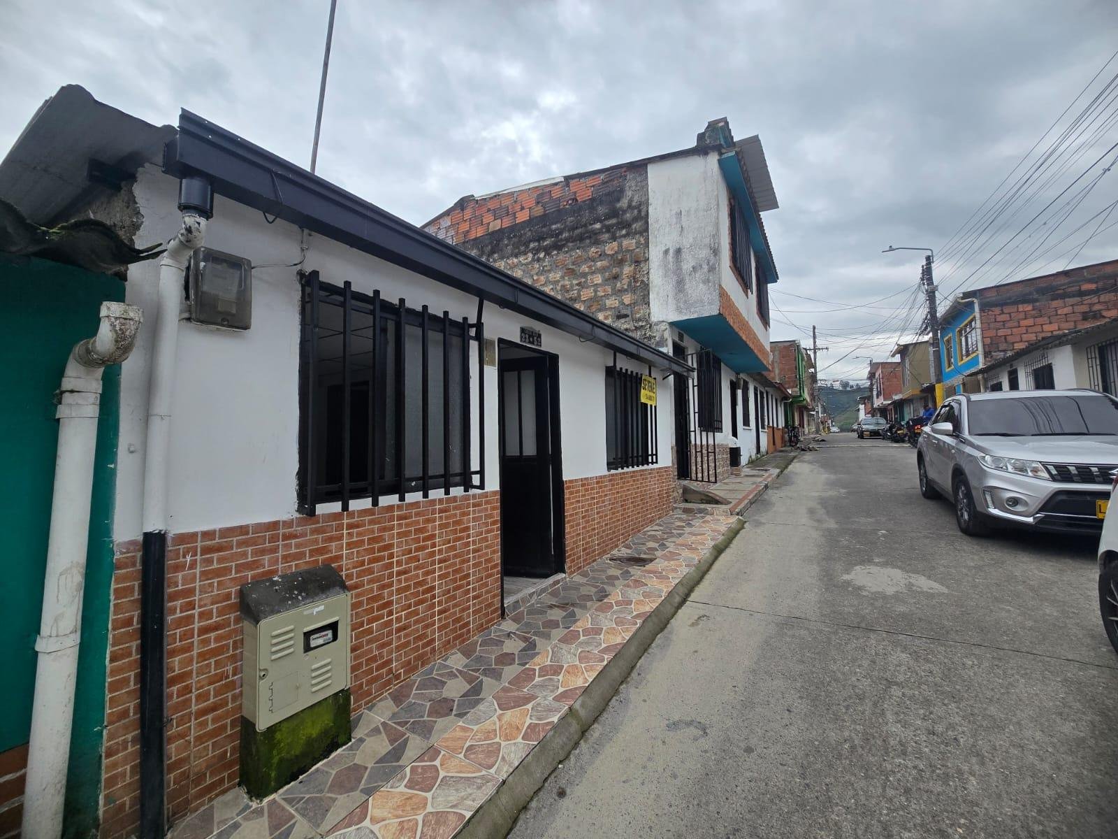 CASA BARRIO EL EDEN